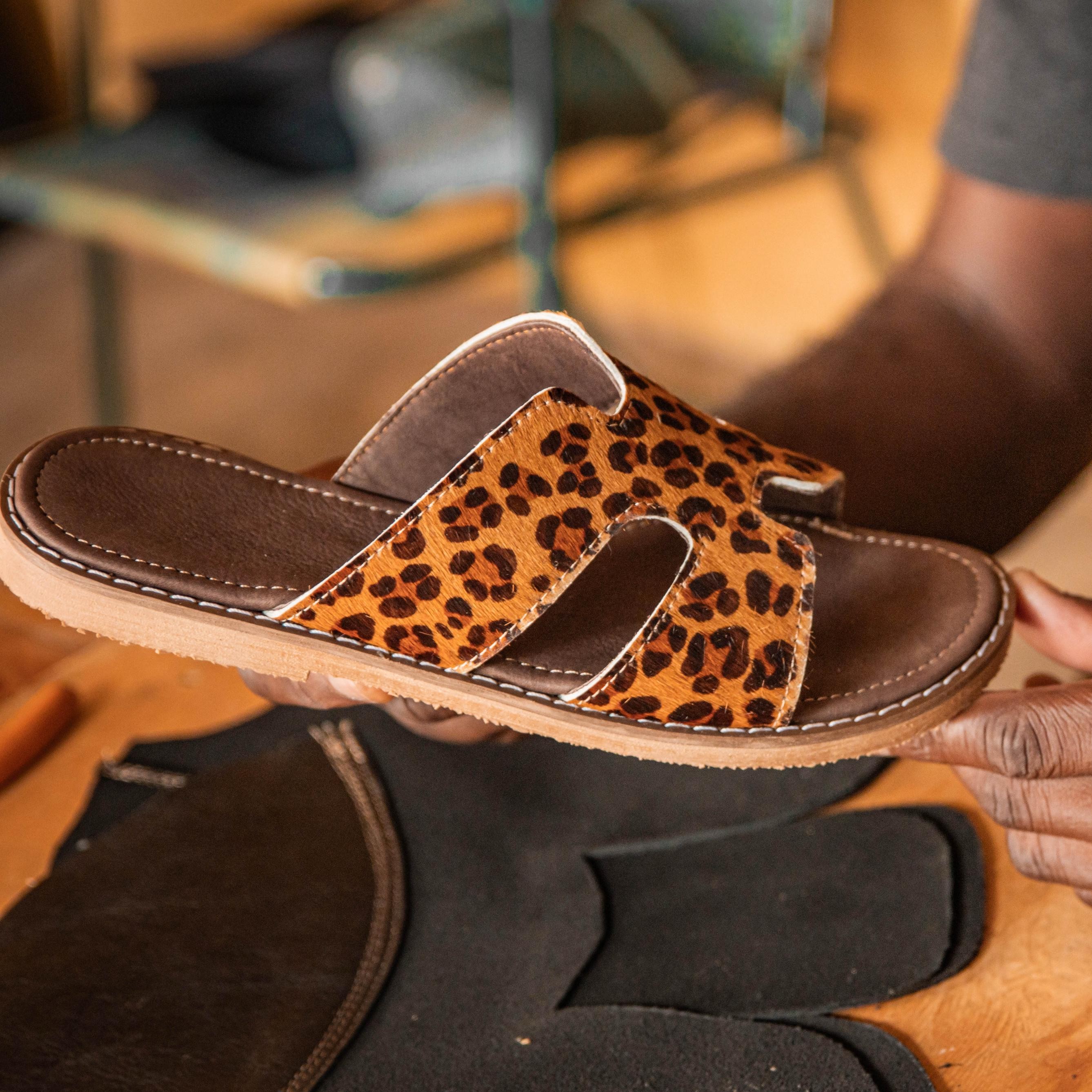 Leather leopard brown sandal